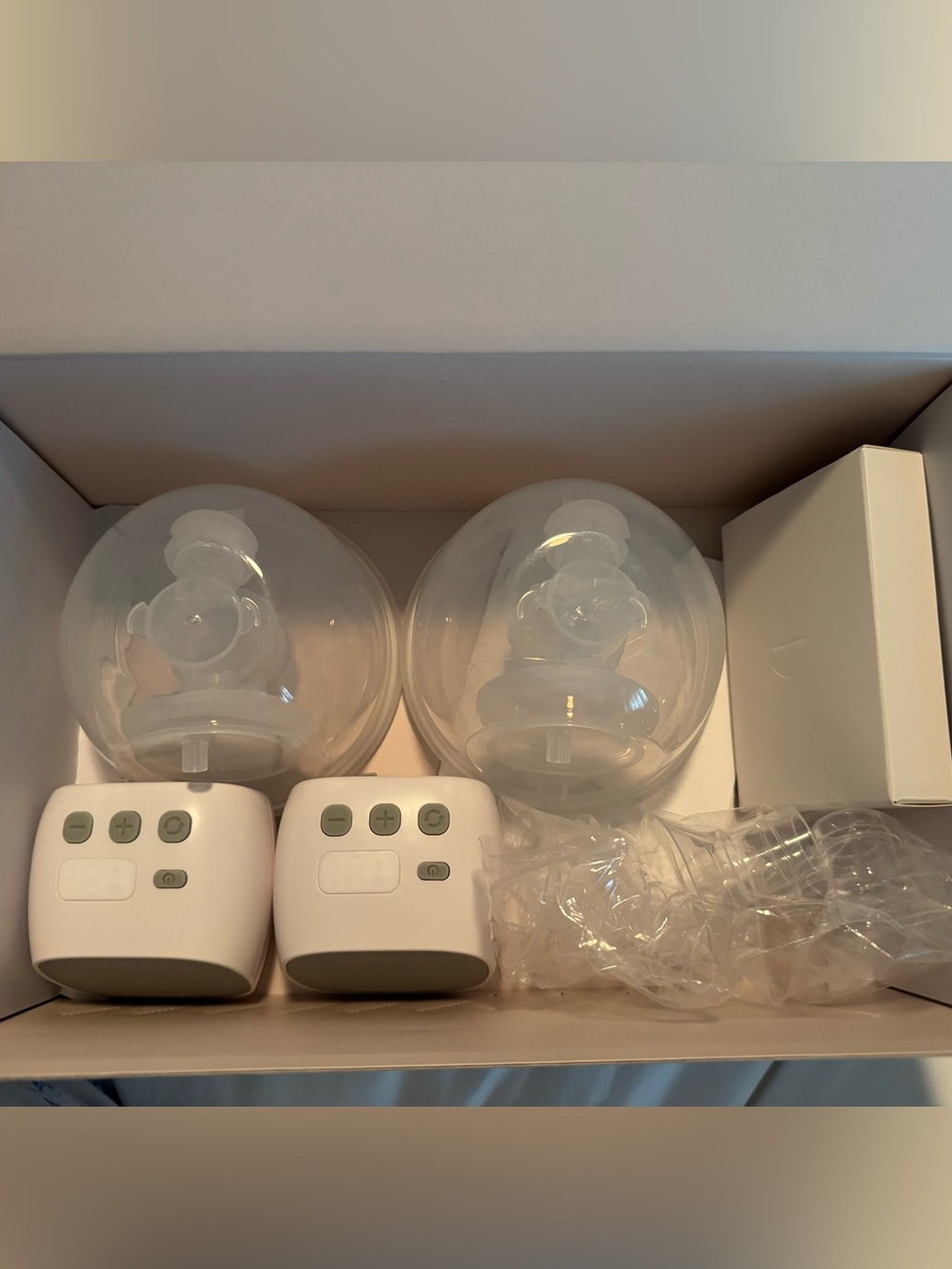 Momcozy Wearable Breast Pump - s9 Pro - Picture 2 of 3
